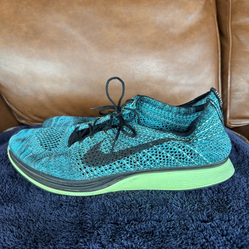 Nike Flyknit Racer Men's Running Shoes with Black and Lime Accents - Picture 3 of 3